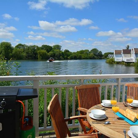 Mallard Lodge Cirencester Esterno foto