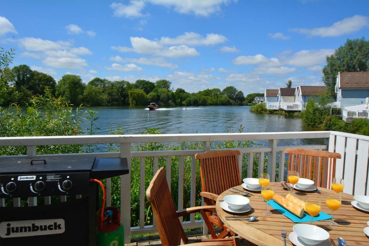 Mallard Lodge Cirencester Esterno foto